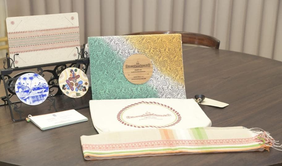NID-Ahmedabad Designs Rashtrapati Bhavan Invitation Kit.